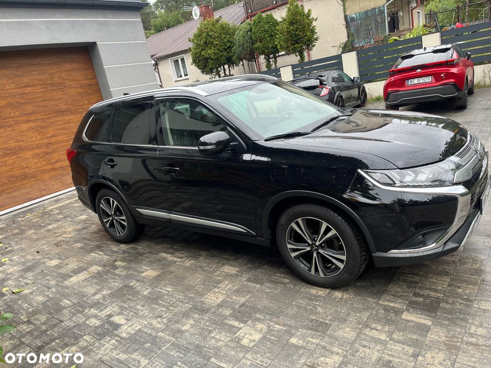 Mitsubishi Outlander 2.0 Invite + 2WD - 6