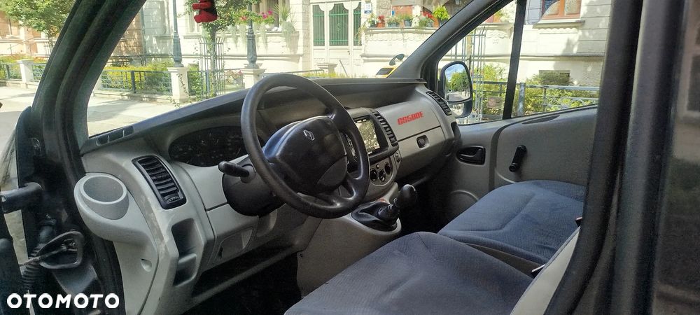 Renault Trafic - 16