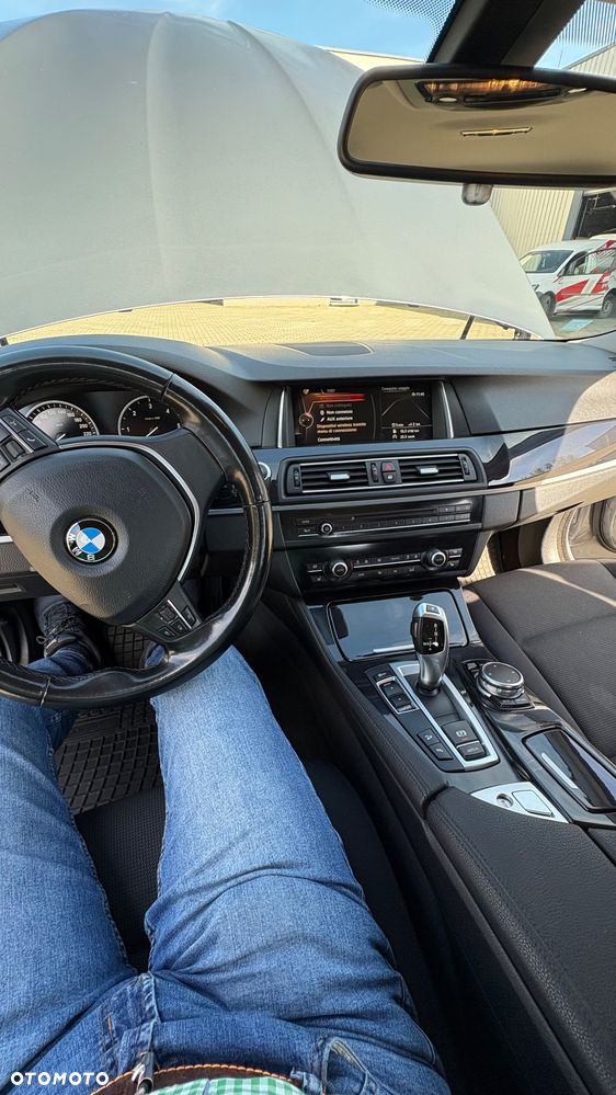 BMW Seria 5 520d xDrive - 11
