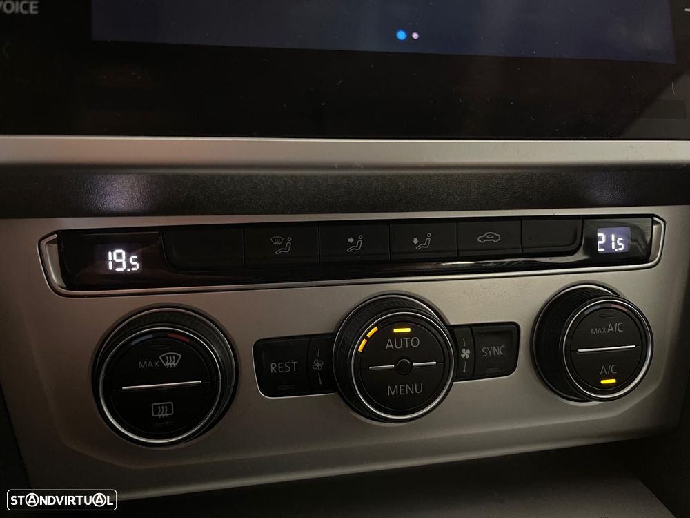 VW Passat Variant 2.0 TDi Elegance DSG - 25