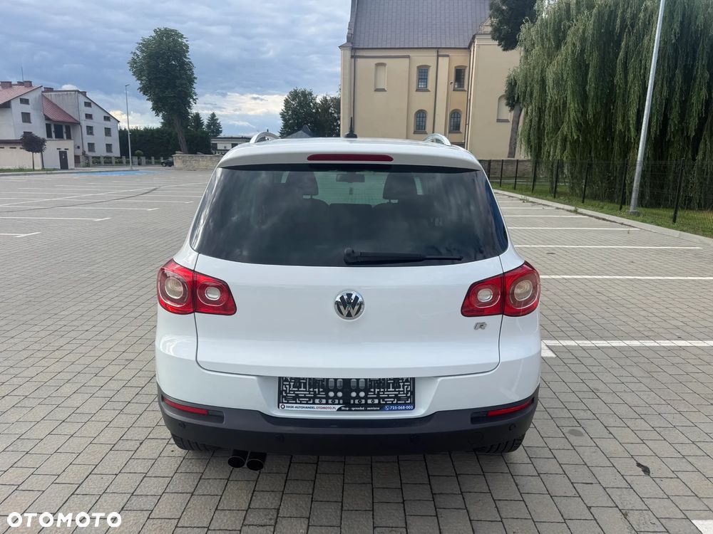 Volkswagen Tiguan - 4