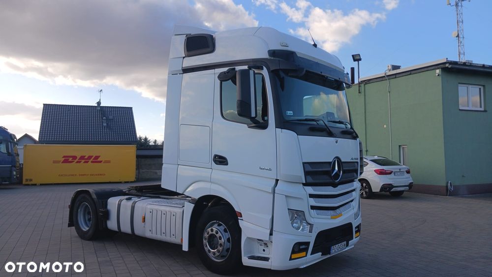 Mercedes-Benz 1845 - 2