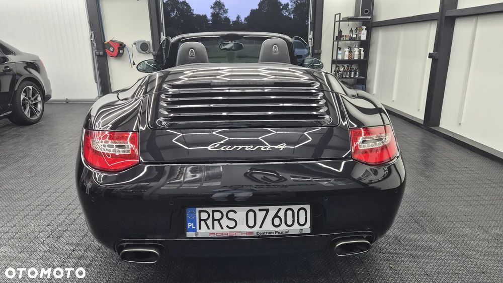 Porsche 911 Carrera 4 PDK - 11