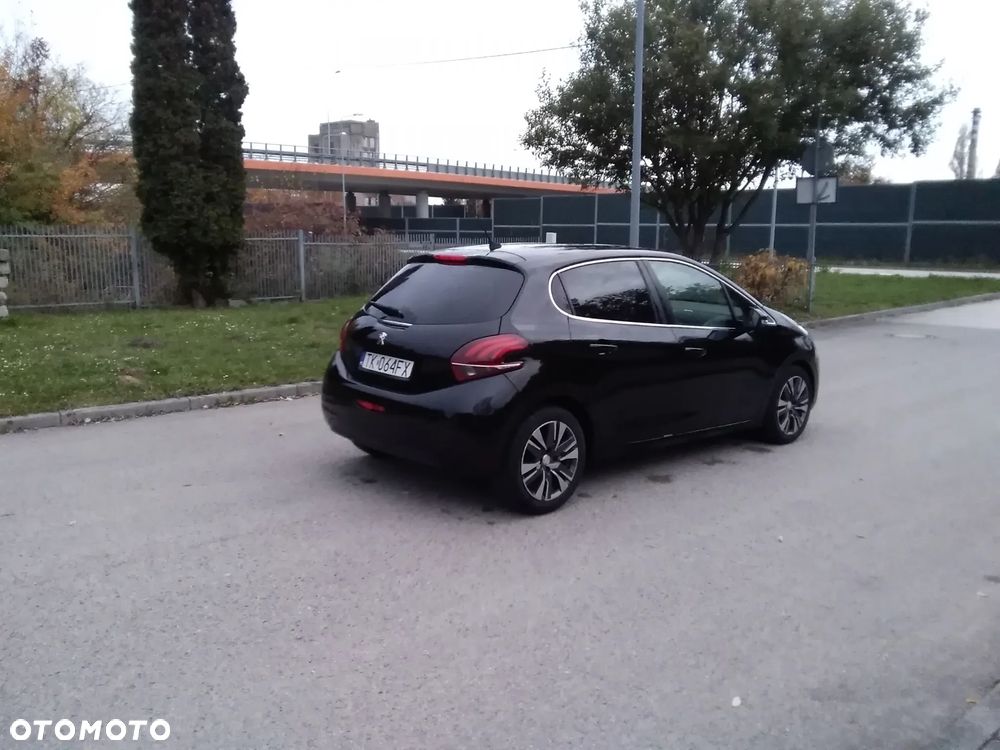 Peugeot 208 - 4