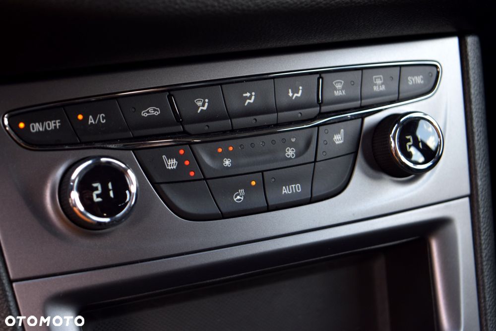 Opel Astra 1.2 T Elegance S&S - 23