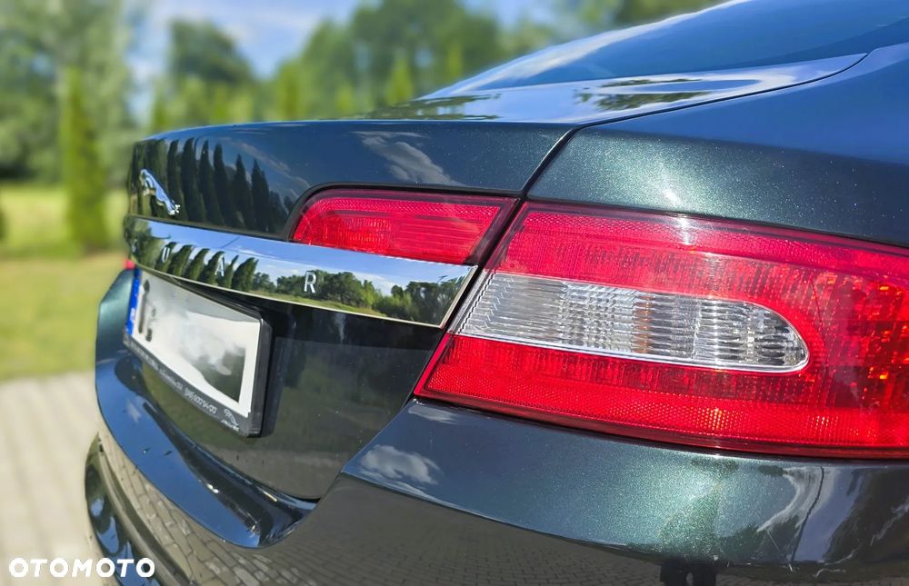 Jaguar XF 2.7 V6 D Premium Luxury - 16