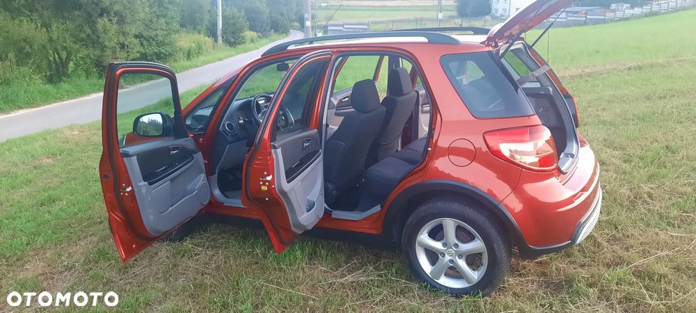 Suzuki SX4 1.6 GS / Premium 4WD - 27