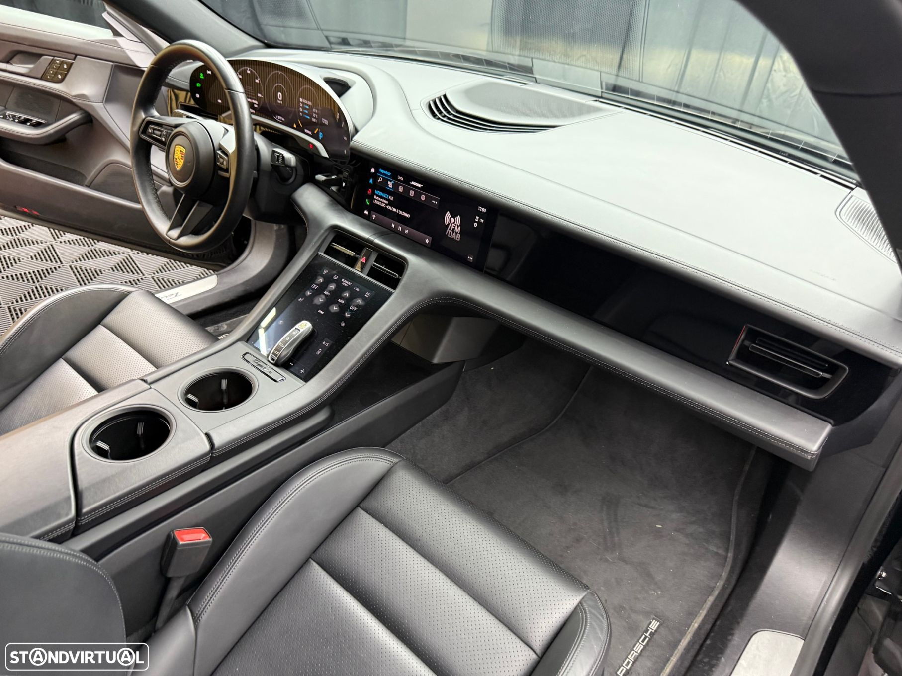 Porsche Taycan 4S bateria Performance Plus - 35