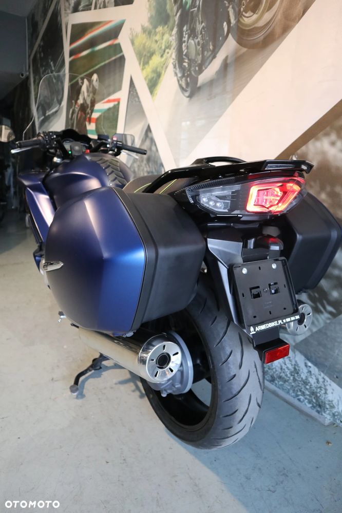 Yamaha FJR - 9