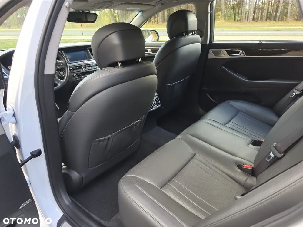 Hyundai Genesis 3.8 V6 GDI - 28