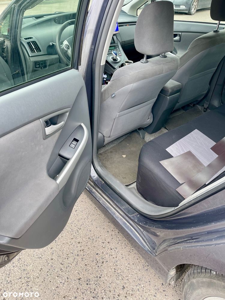 Toyota Prius 1.8 HSD Sol - 9