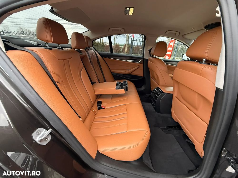 BMW Seria 5 520d Aut. Luxury Line - 8