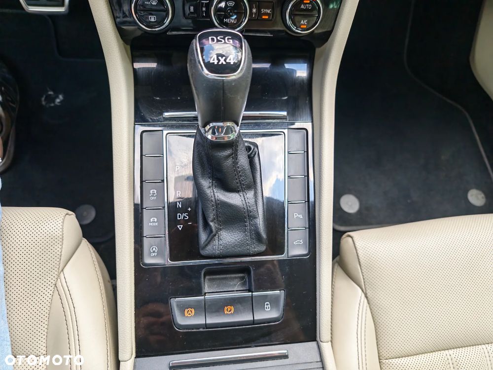 Skoda Superb 2.0 TSI 4x4 L&K DSG - 22