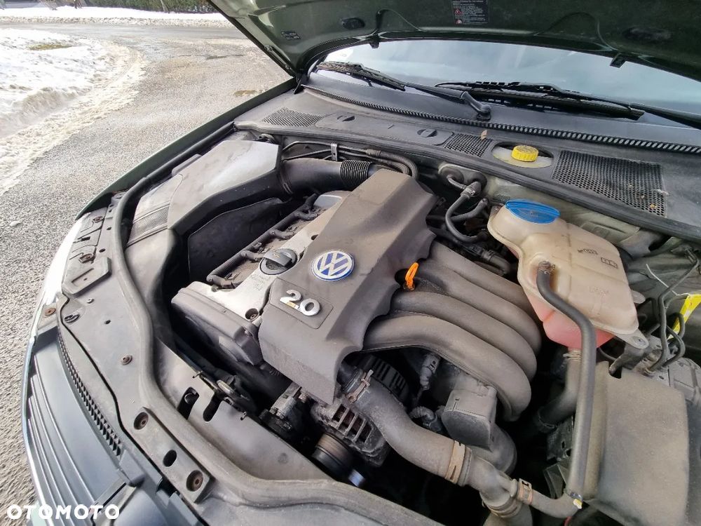 Volkswagen Passat 2.0 Comfortline - 12