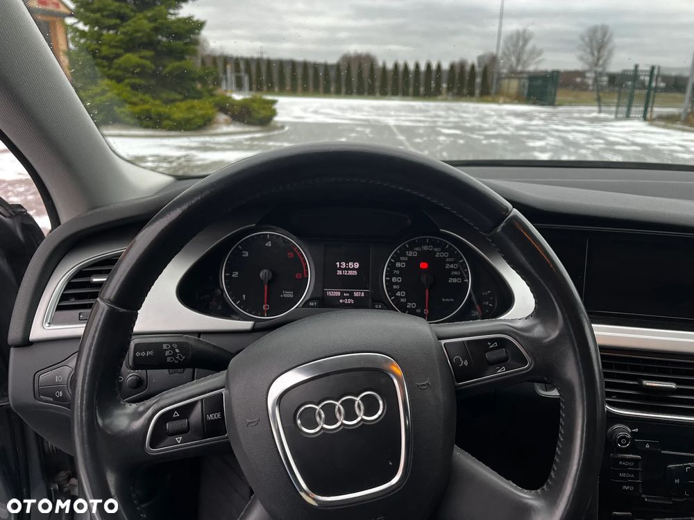 Audi A4 Limousine - 8