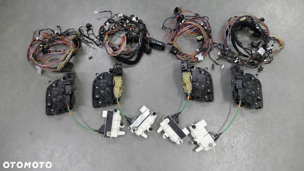 bmw g30 g31 komplet zamków drzwi soft close domykanie dociski 7477704 - 1