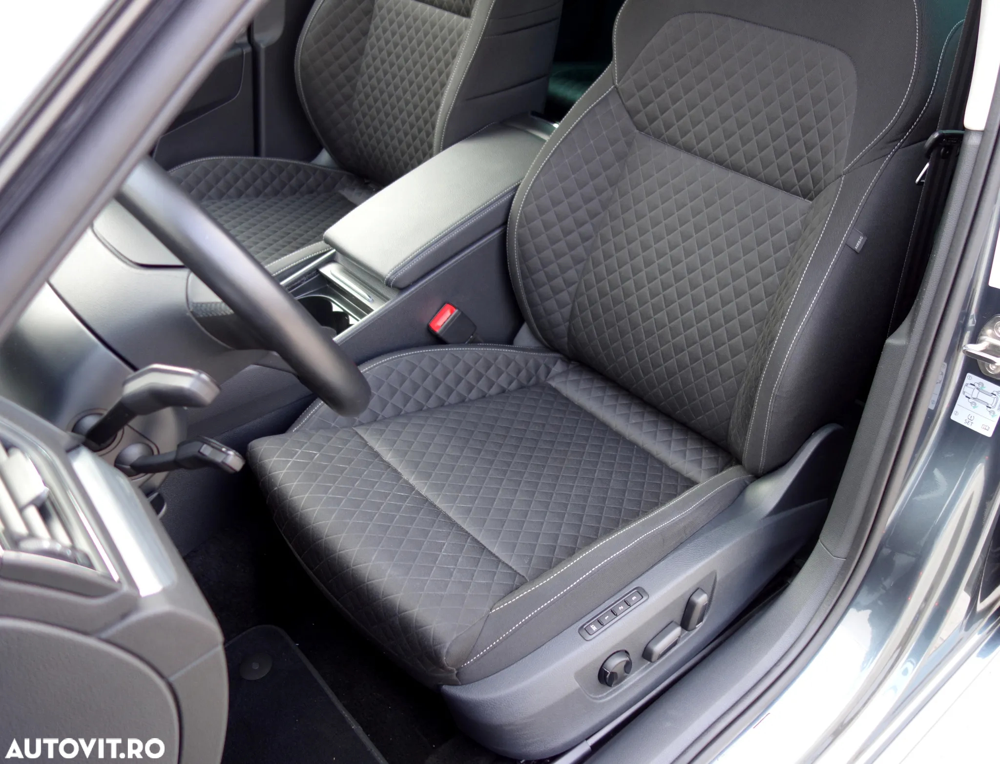 Skoda Superb Combi 2.0 TDI DSG Style - 9