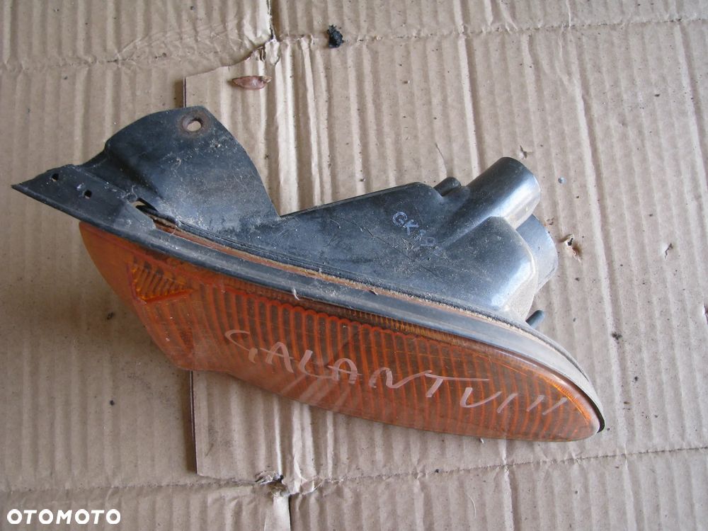 Kierunkowskaz prawy przód przedni MITSUBISHI GALANT 0454365 - 2