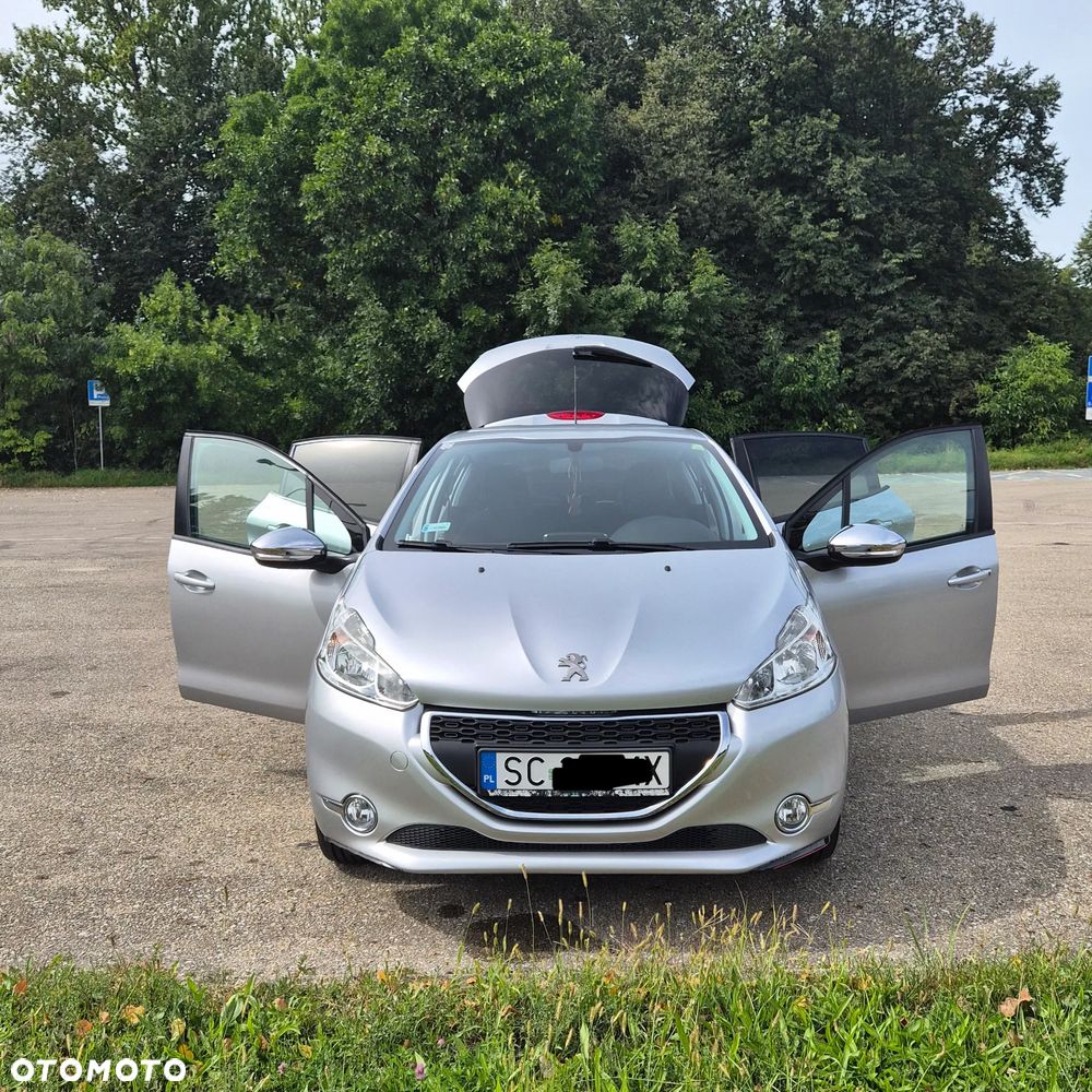 Peugeot 208 - 11