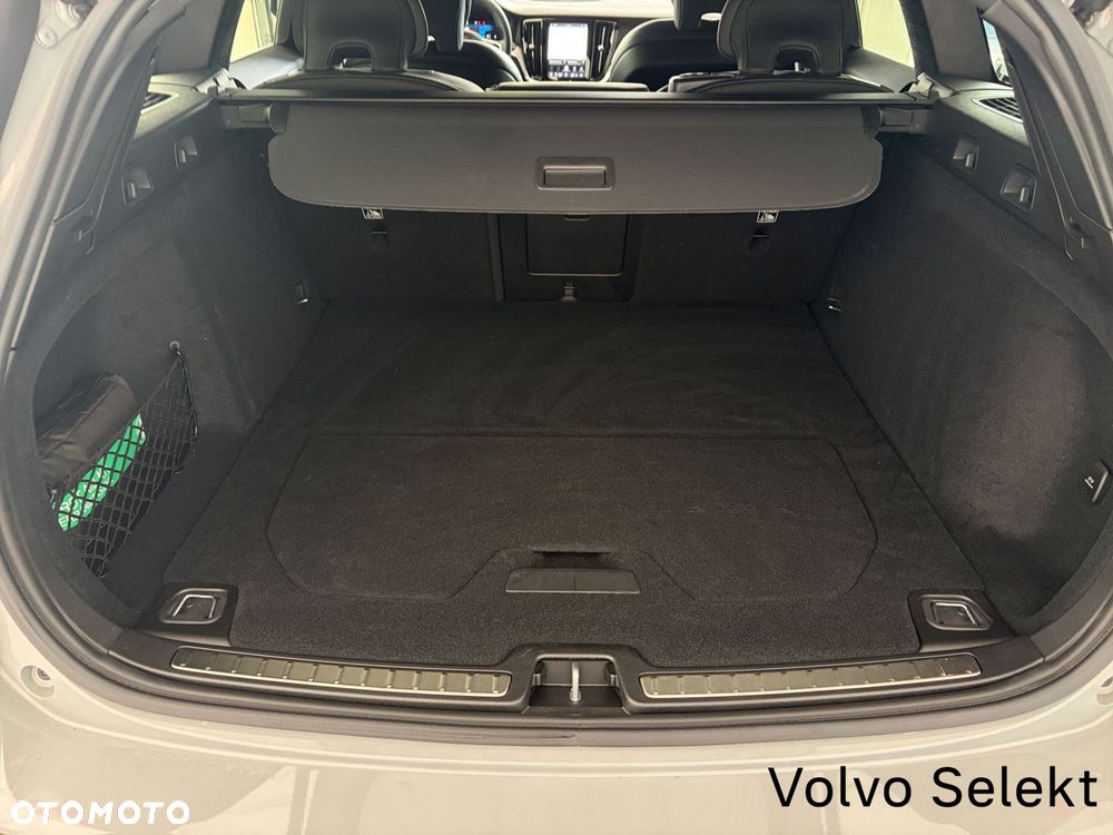 Volvo V60 B4 B Plus Dark - 12