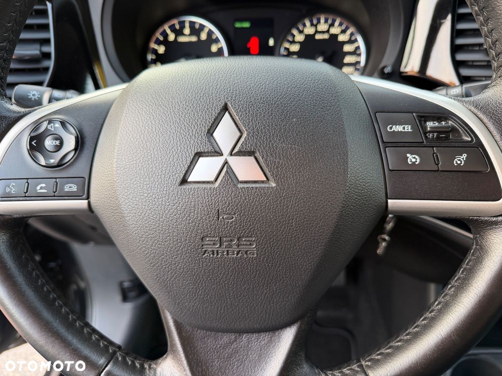 Mitsubishi Outlander - 20