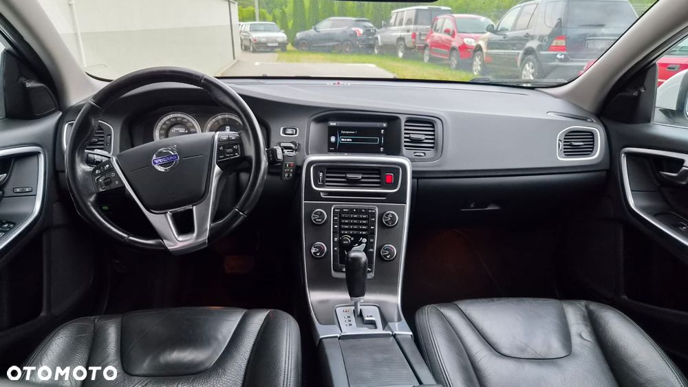 Volvo V60 D5 AWD Geartronic Summum - 12