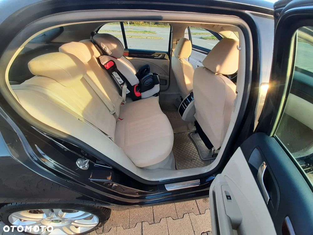 Skoda Superb 1.8 TSI DSG FAMILY - 5
