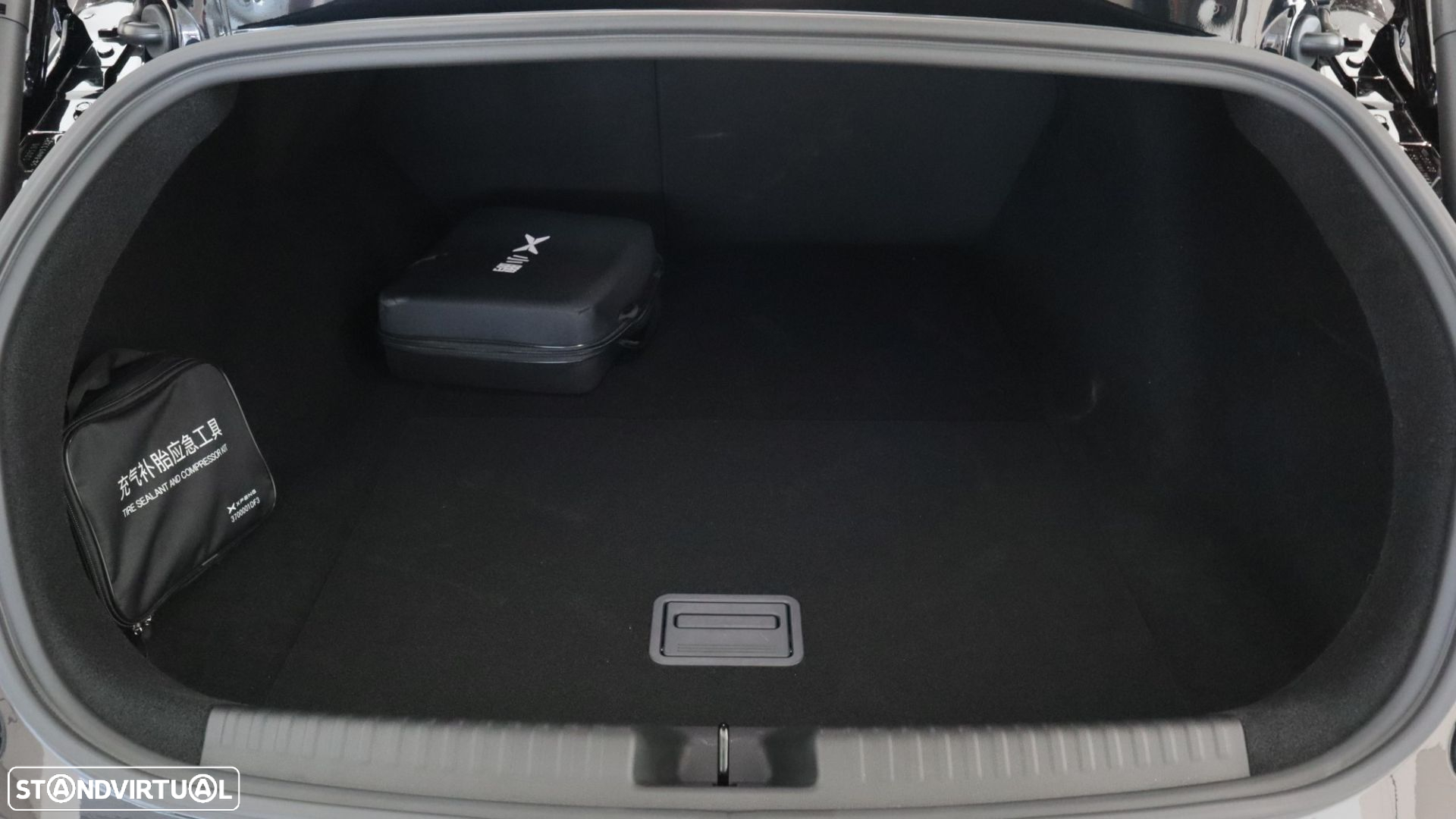 Xpeng P7i 86.2 kWh Long Range - 18