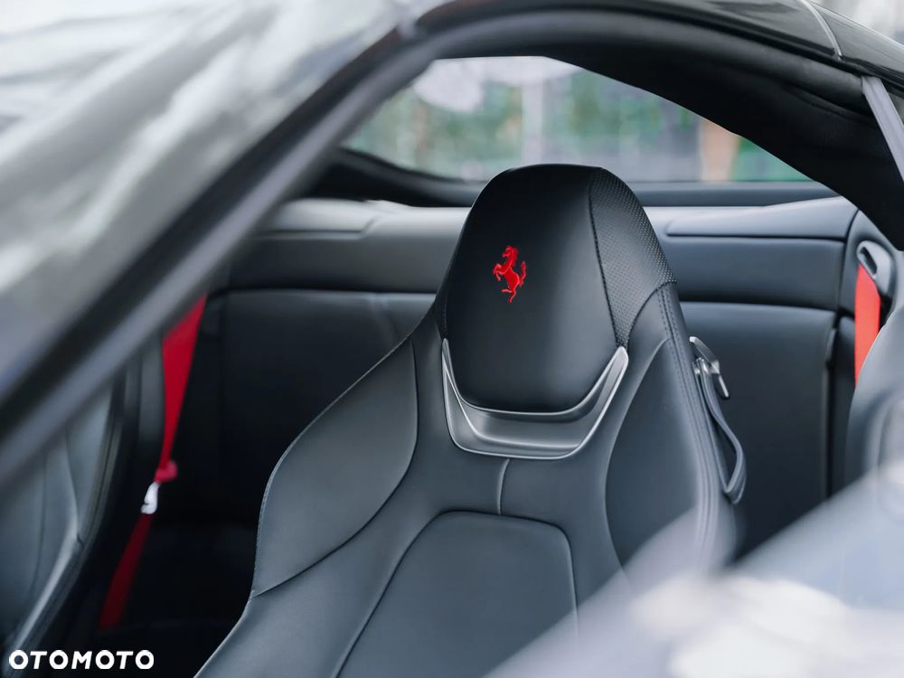 Ferrari Portofino - 14