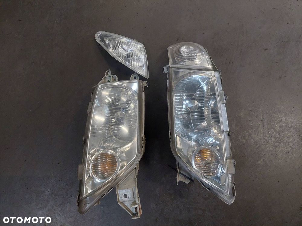 KOMPLETNY PRZÓD MASKA ZDERZAK BŁOTNIKI LAMPY MAZDA PREMACY I LIFT 22V - 2