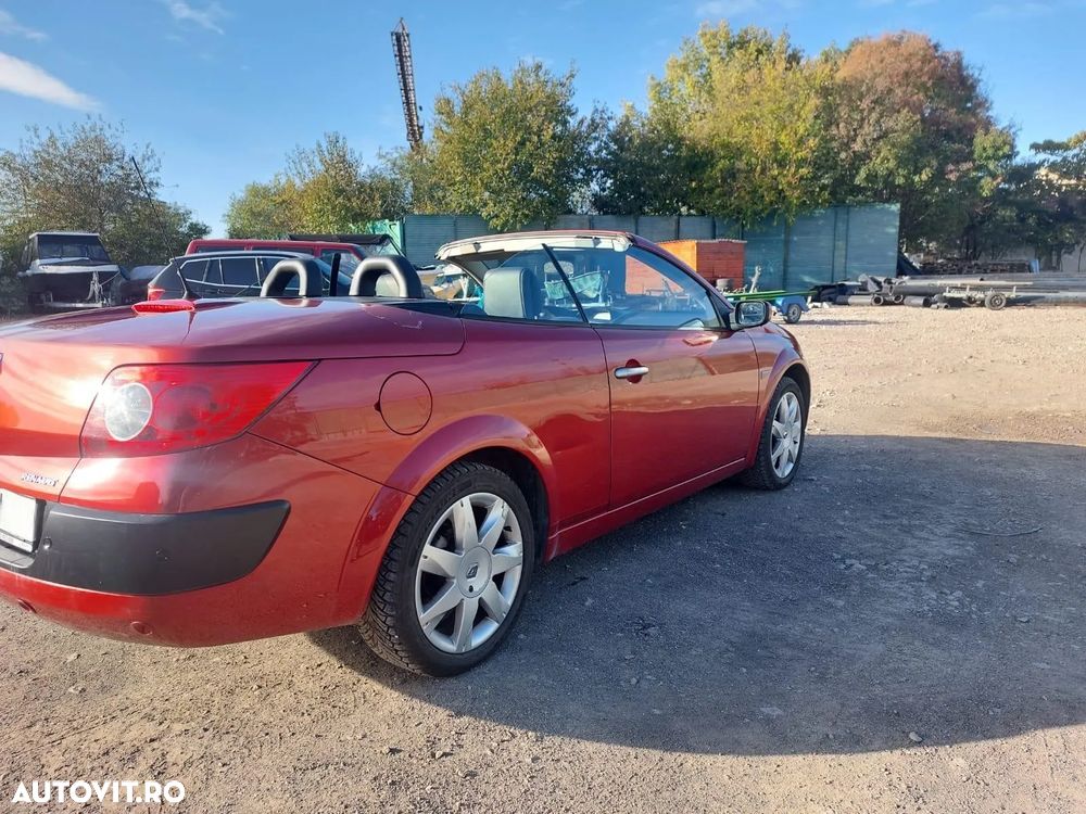 Renault Megane 1.6 16V Dynamique Aut - 2