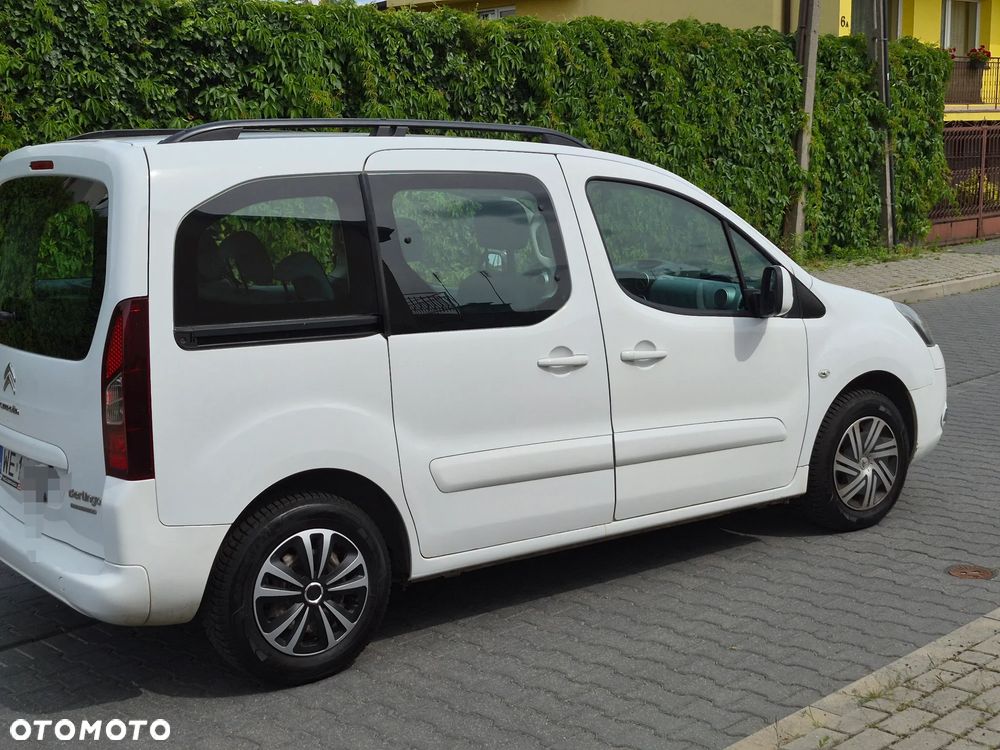 Volkswagen Touran 1.6 TDI DPF BlueMot Comfortline - 6