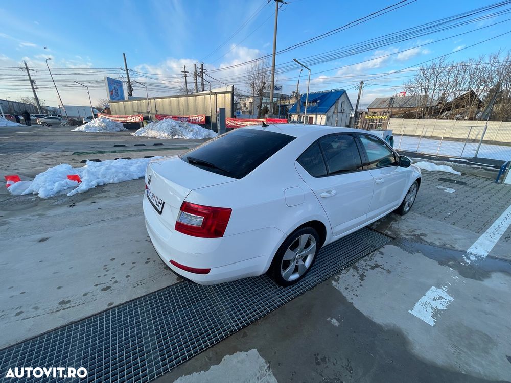 Skoda Octavia 2.0 TDI DSG Ambition - 2