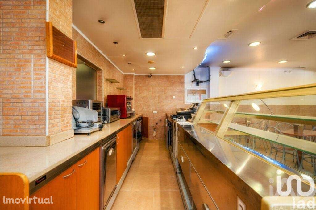 Loja / Estabelecimento Comercial em Faro (Sé e São Pedro) de 205,00 m2 - Grande imagem: 3/13