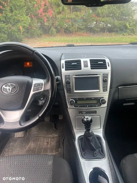 Toyota Avensis 1.6 Premium - 4