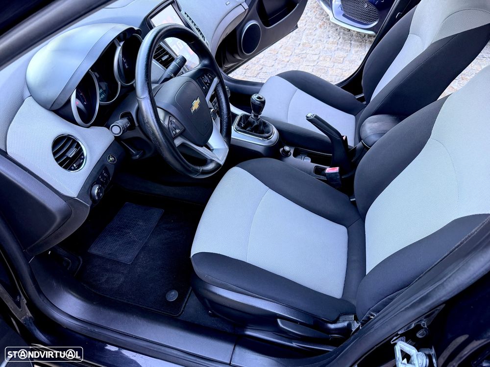Chevrolet Cruze 1.6 LS - 42