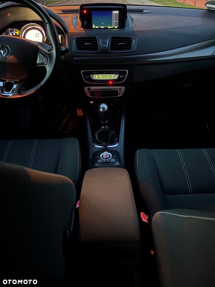 Renault Megane 1.6 16V 110 Paris Business - 16