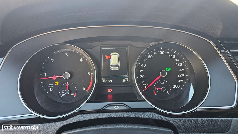 VW Passat Variant 2.0 TDi Business DSG - 18