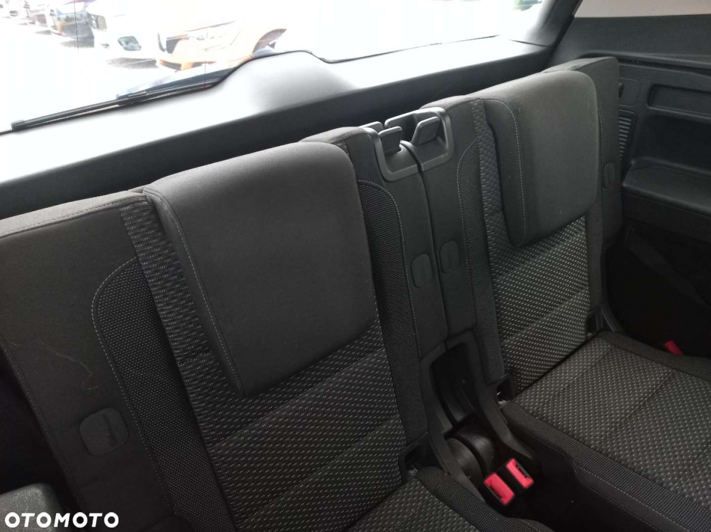 Volkswagen Touran - 19
