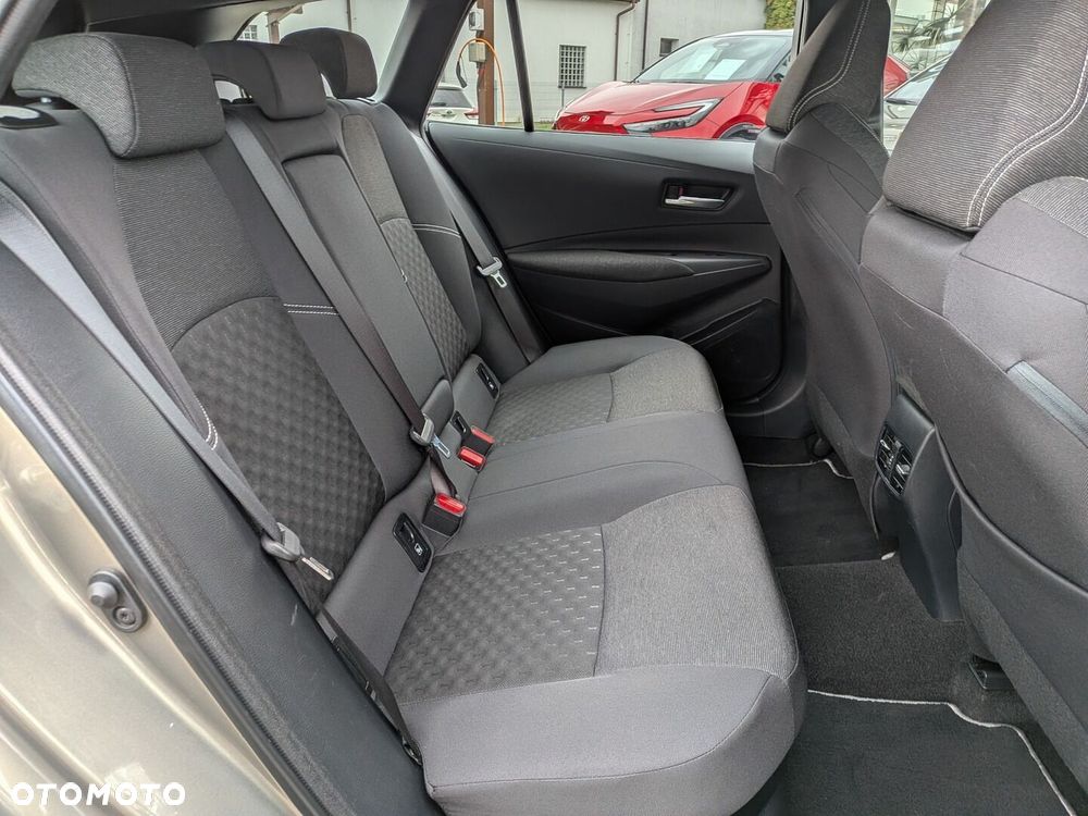 Toyota Corolla 1.8 Hybrid Comfort - 23