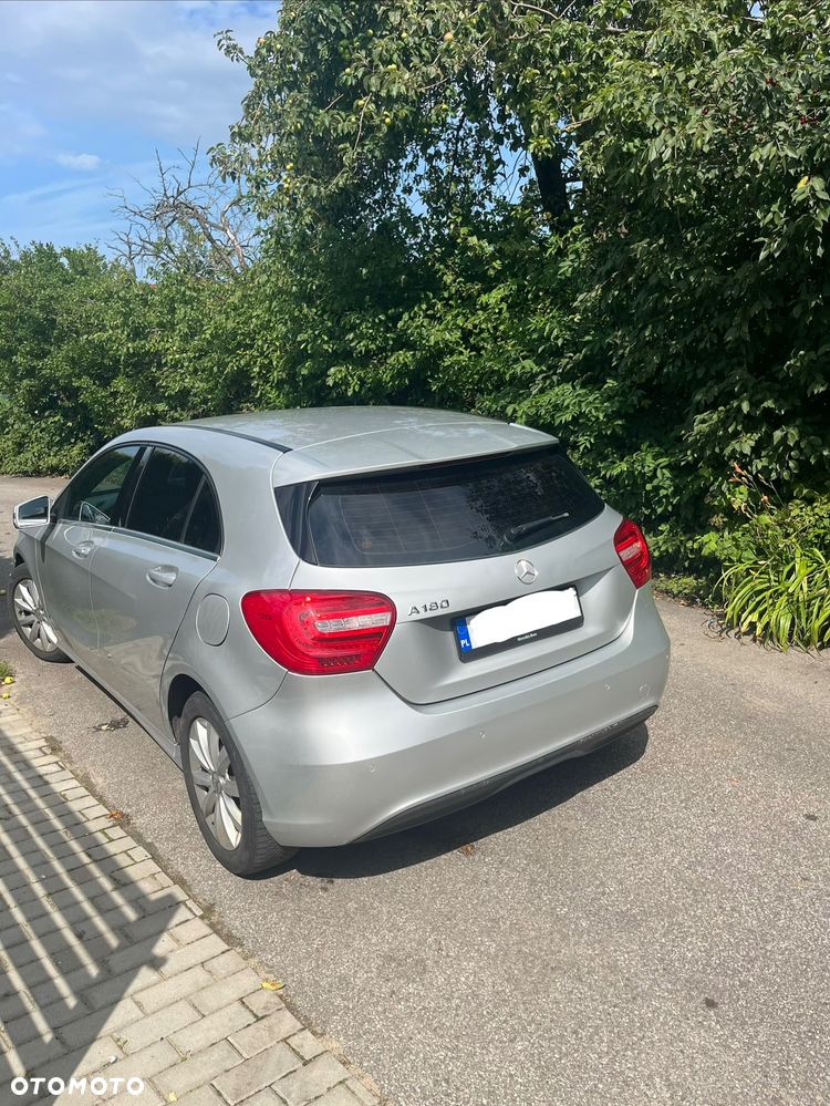 Mercedes-Benz Klasa A 180 (BlueEFFICIENCY) - 4