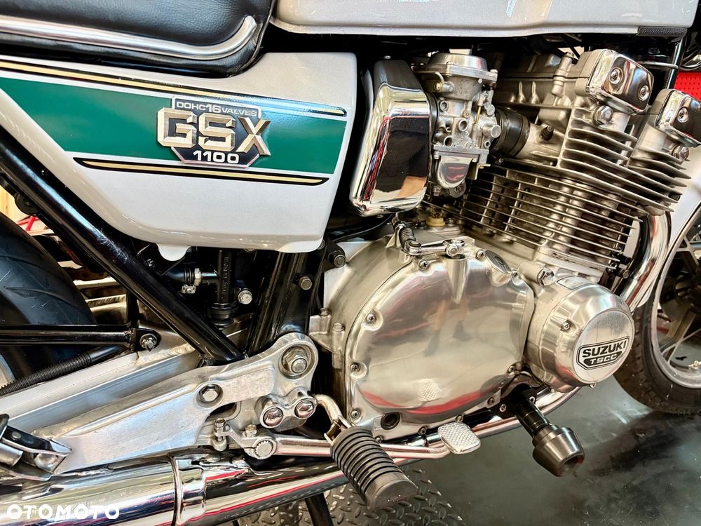 Suzuki GSX - 16