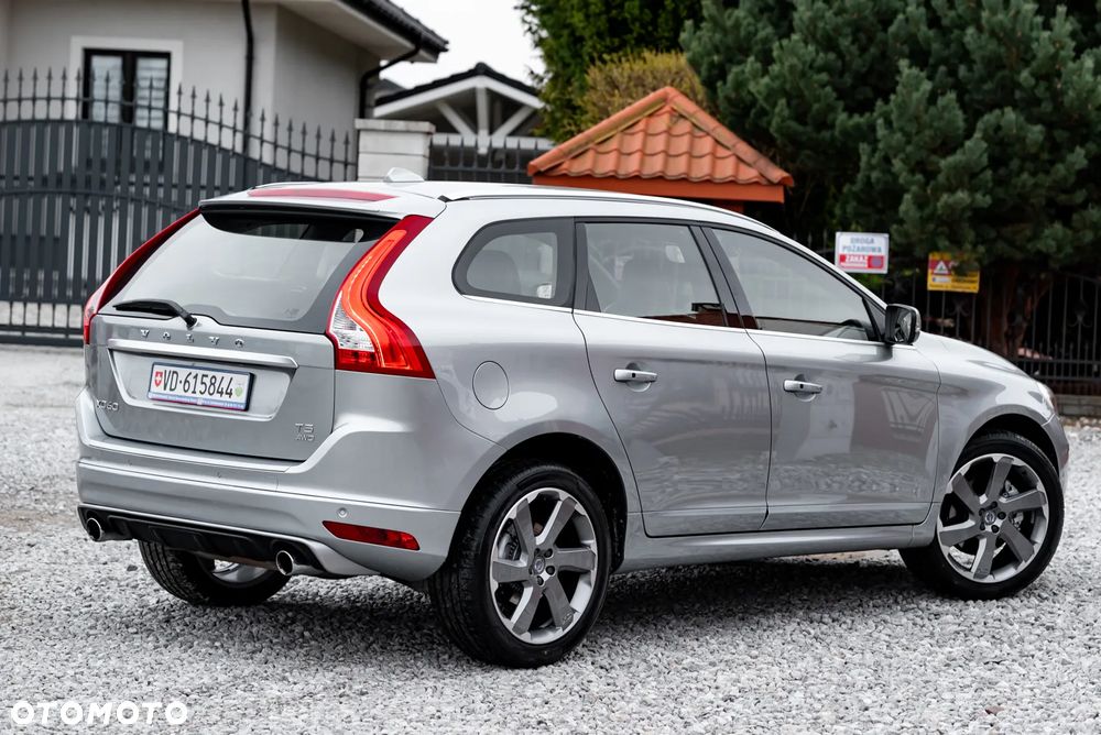 Volvo XC 60 T5 AWD R-Design Momentum EU6 - 11