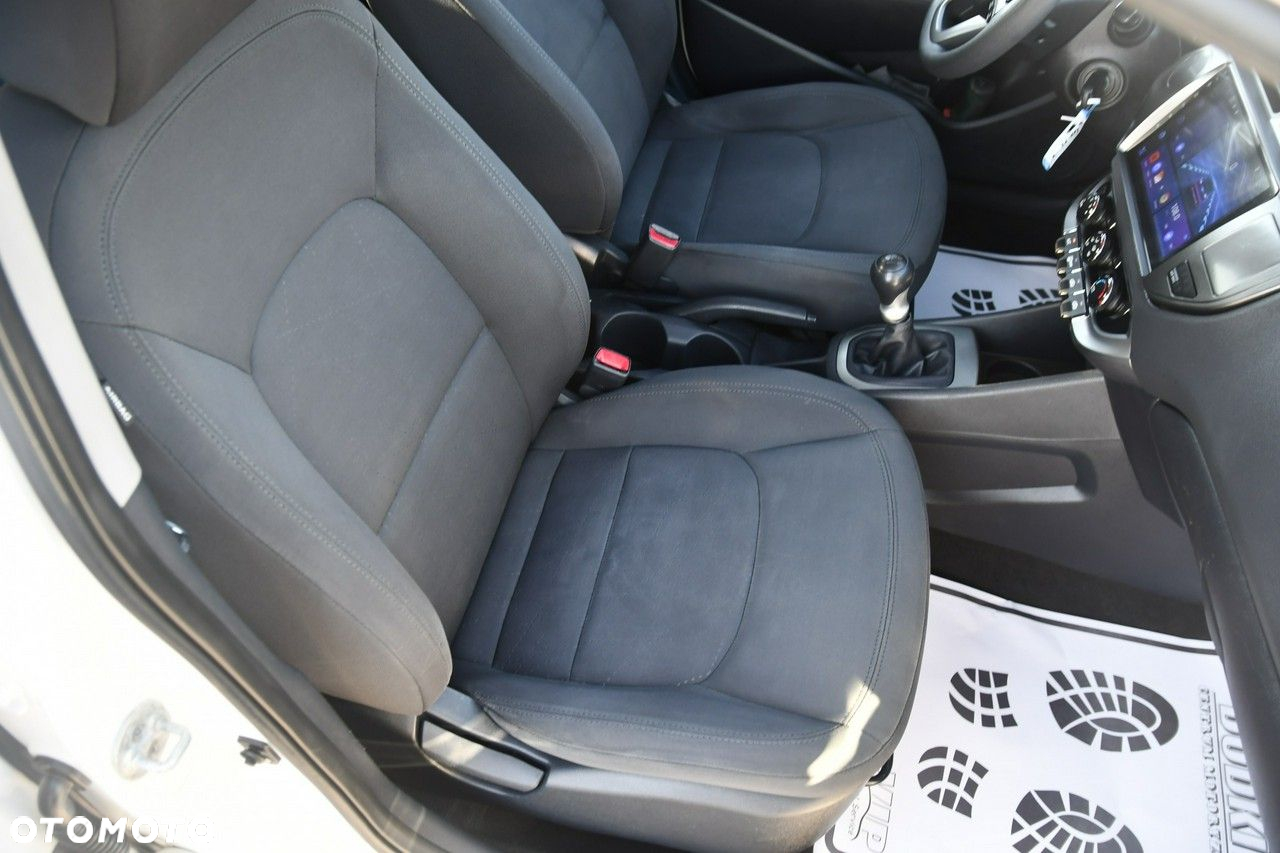 Kia Rio - 22
