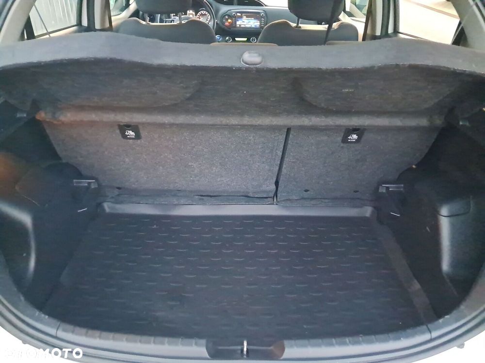 Toyota Yaris - 12