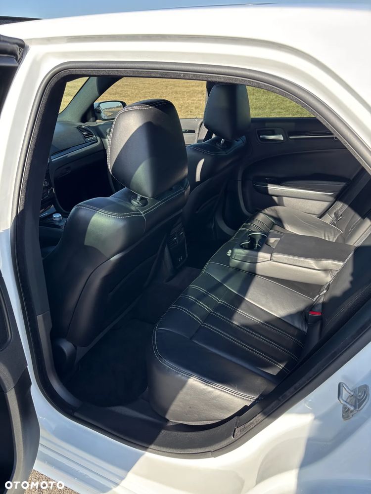 Chrysler 300s - 13