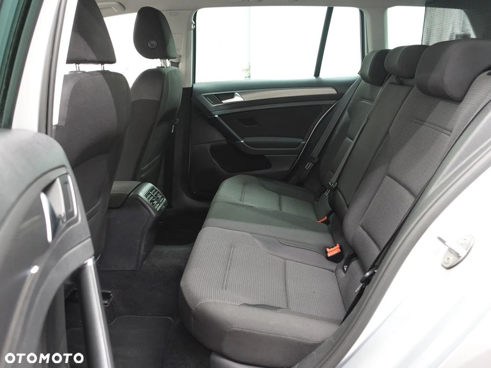 Volkswagen Golf - 21