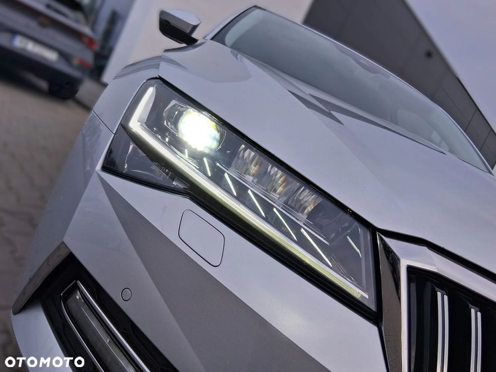 Skoda Superb 2.0 TDI SCR L&K DSG - 4