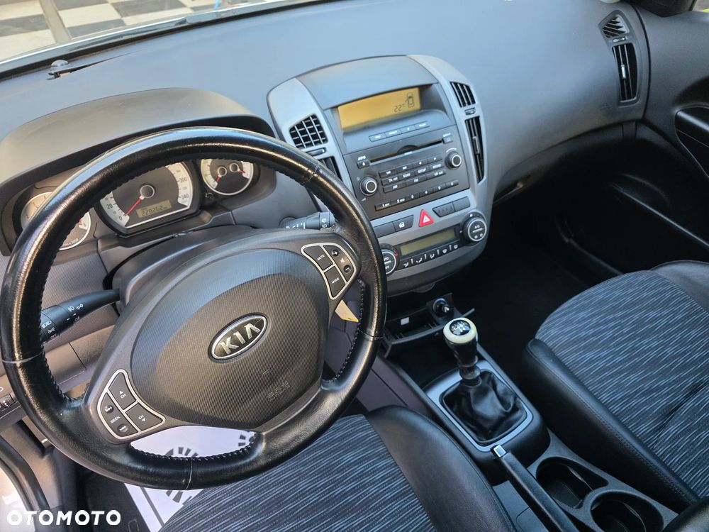 Kia Ceed - 19