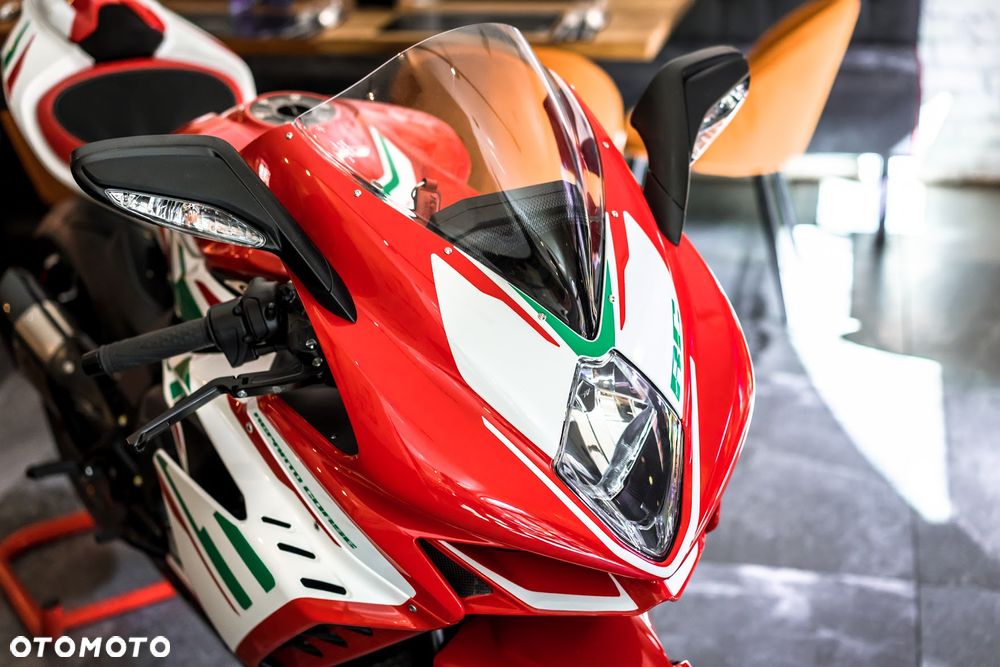 MV AGUSTA F3 - 32